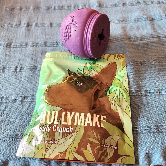 BULLYMAKE Dog Rubber Power Chew & Treat Set – Grape Bowl - NEW - Picture 2 of 3